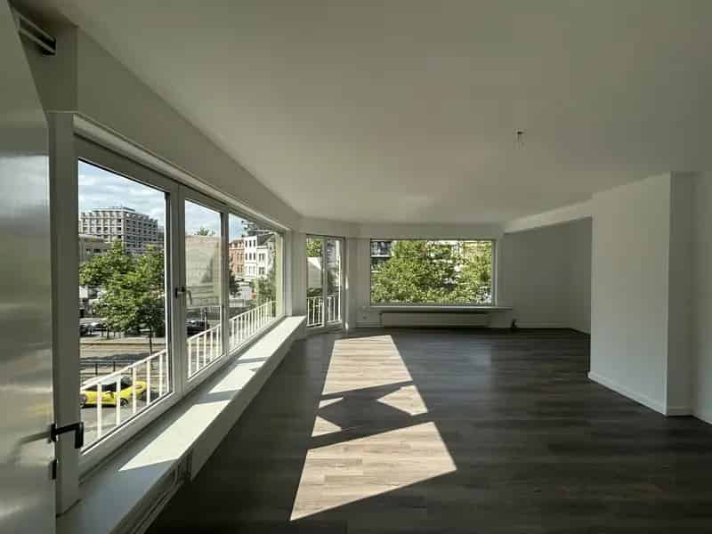 Twee Slaapkamer Appartement Eilandje te Huur