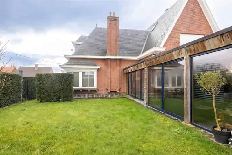 Woning met 3 slaapkamers, zolder en magazijn