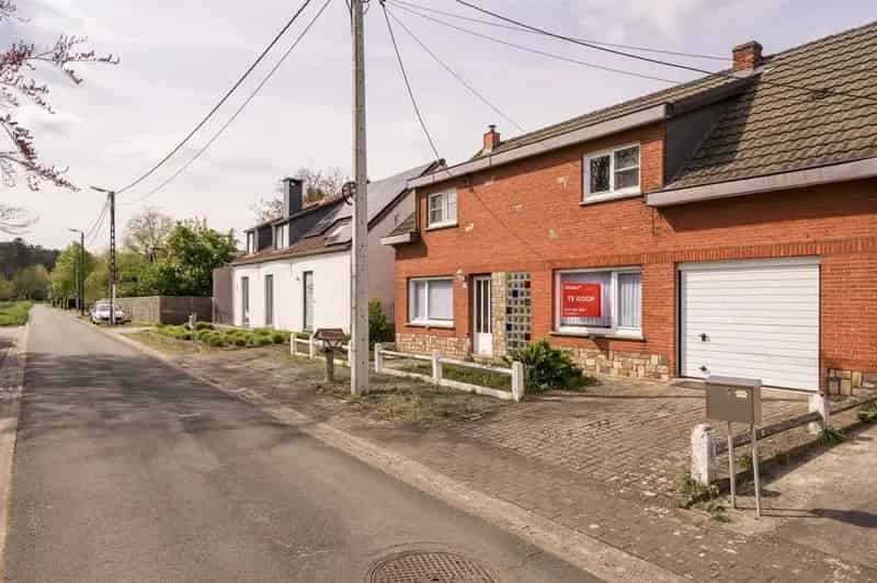 Zeer ruimte te renoveren woning op een terrein van 942 m²