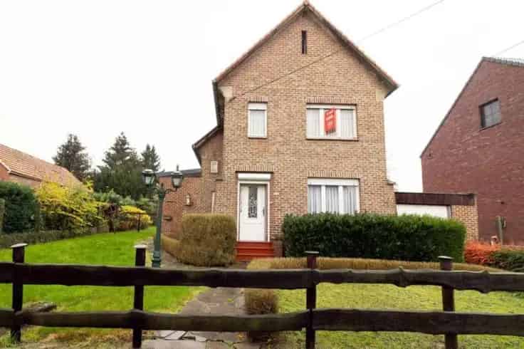 Huis Te Koop Ruime Woning Met Potentiele Slaapkamers
