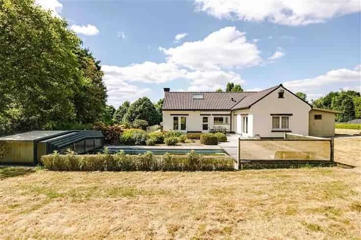 Huis Te Koop Saint-Sauveur: Landelijke woning te renoveren