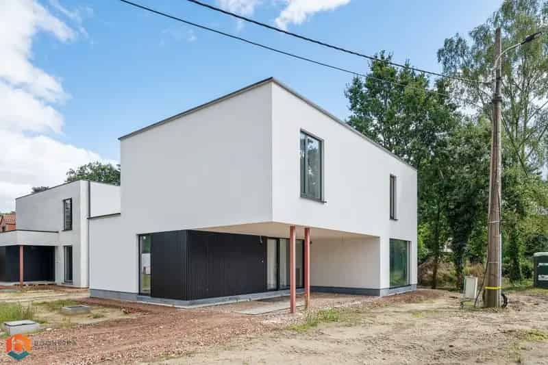Nieuwbouw woning met 4 slpkrs te Rijmenam