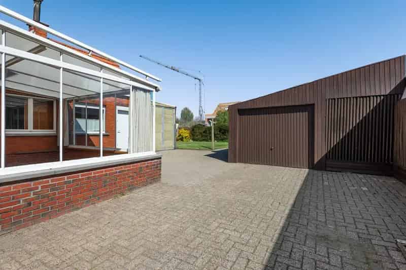 Zeer verzorgde losbouwwoning, op te frissen met