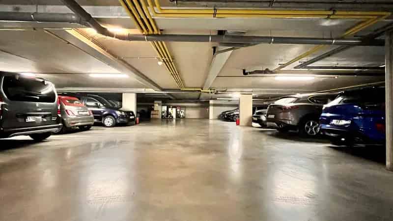 INVESTERING - 4  ondergrondse autostaanplaatsen TE KOOP!