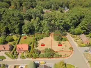 Bouwgrond te Braine-le-Château 835m² - Villa 4 Gevels