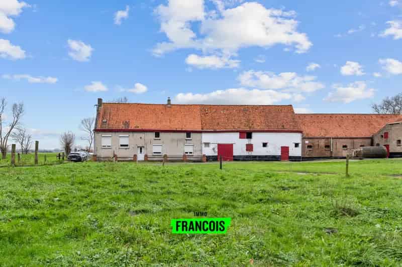 Te renoveren boerderij gelegen op een terrein van 5,3 hectare in het rustige Damme!
