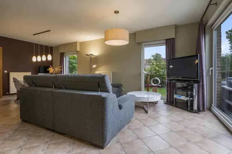 Huis te huur Kruibeke: 3 slaapkamers, tuin, garage, zonnepanelen