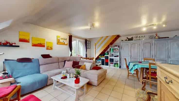 Duplex Te Koop Nabij Winkels en Uitvalswegen