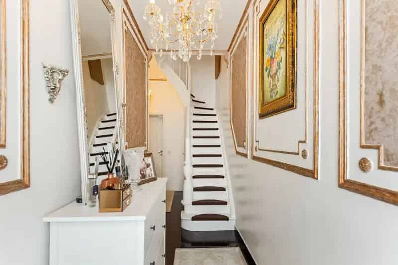 Gerenoveerd huis (147 m²) met drie slaapkamers en gezellige stadskoer