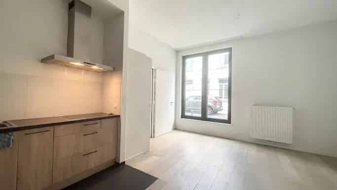 Studio te huur in Rue Notre-Dame Du Sommeil - Onze-Lieve-Vrouw Van Vaakstraat 46, Brussel - Dewaele
