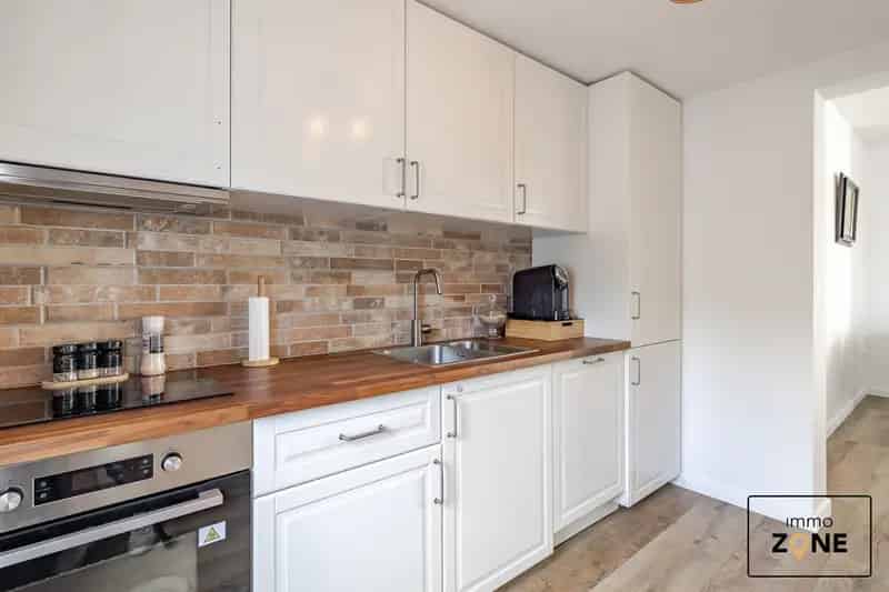 Karaktervolle handelswoning met ruim appartement in Hamme!