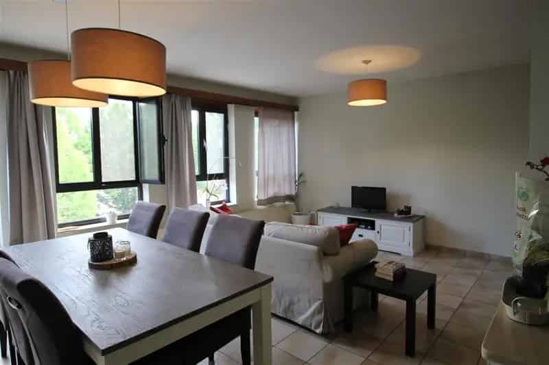 Appartement te koop met terras en garage