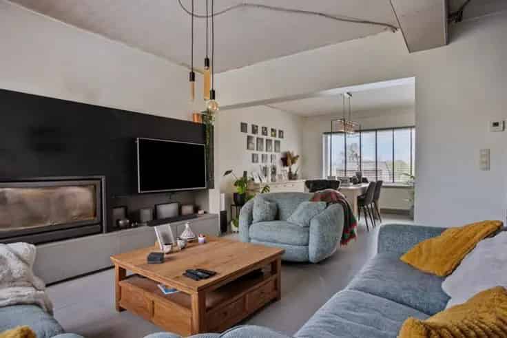 Huis Te Koop Moerbeke: Renovatieproject met Grote Tuin en Garage