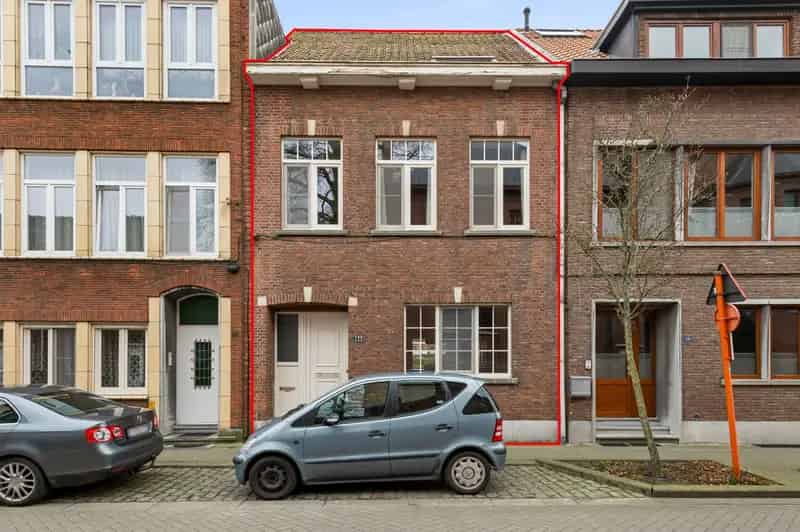Ruime gezinswoning met zuidgerichte tuin en garage in Turnhout