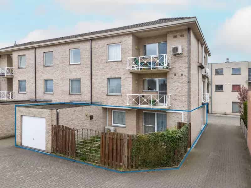 Gelijkvloers appartement te koop in Wetteren