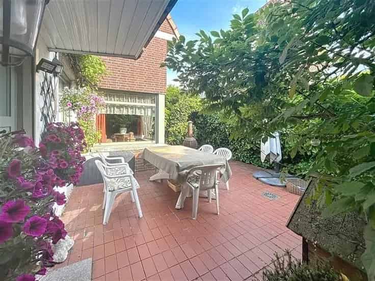 Huis Te Koop: Ruime Open Bebouwing met Tuin en Garage