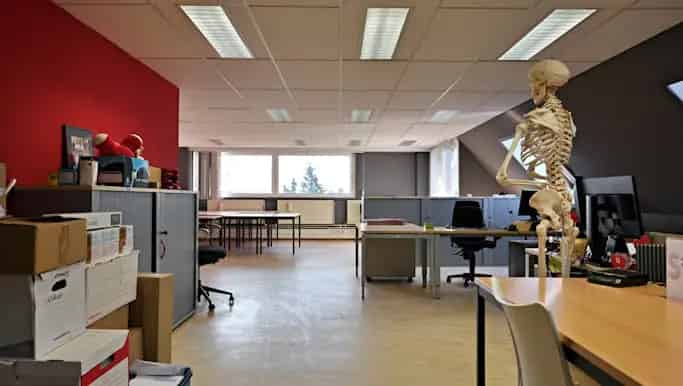 Kantoor te huur in Baron Ruzettelaan 27-29, Assebroek - Dewaele