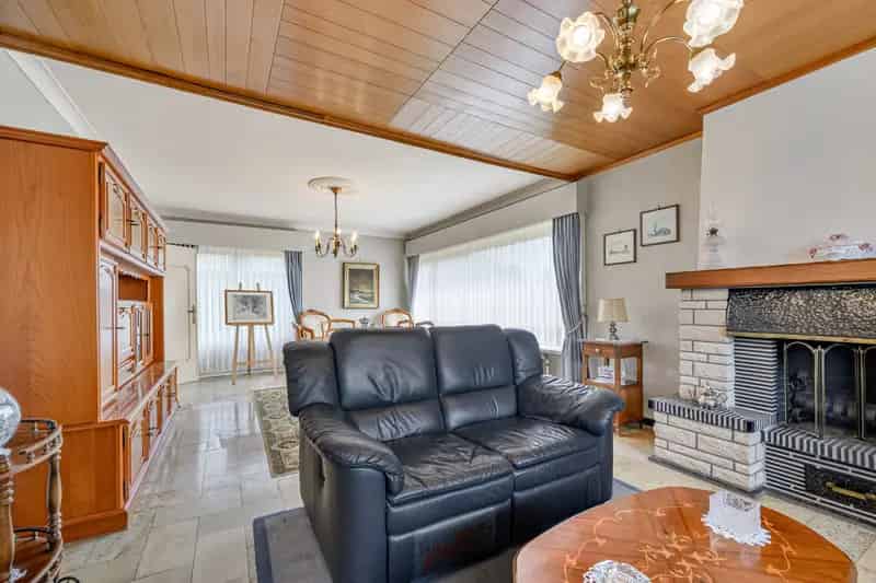 Huis te koop: Bungalow te renoveren met grote tuin en garage