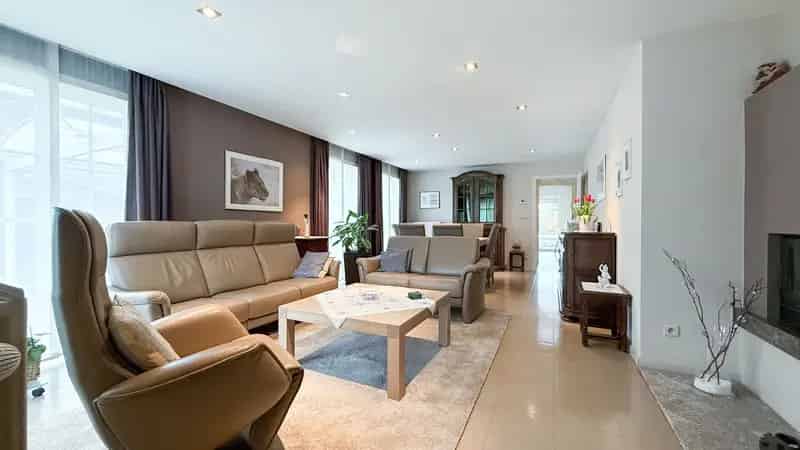 Volledig instapklare gelijkvloerse woning met 3 slpks op rustige ligging te Zonhoven!