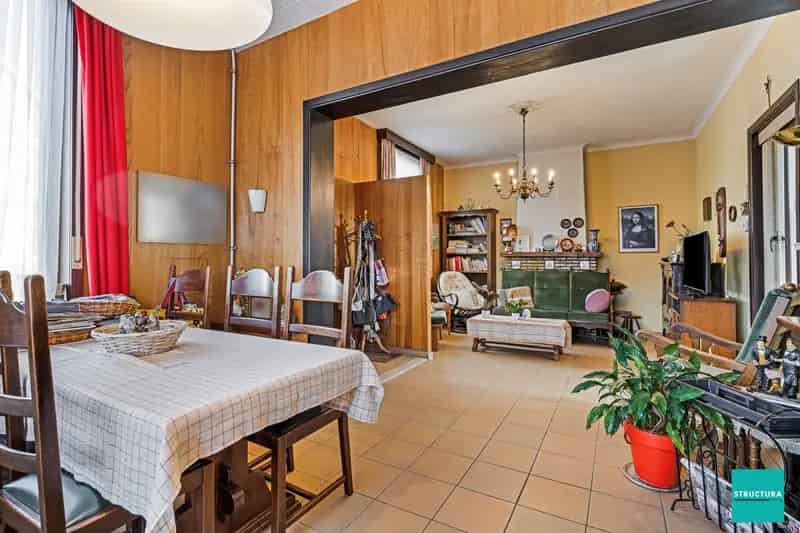 Woning met 5 kamers op terrein van 14a76ca