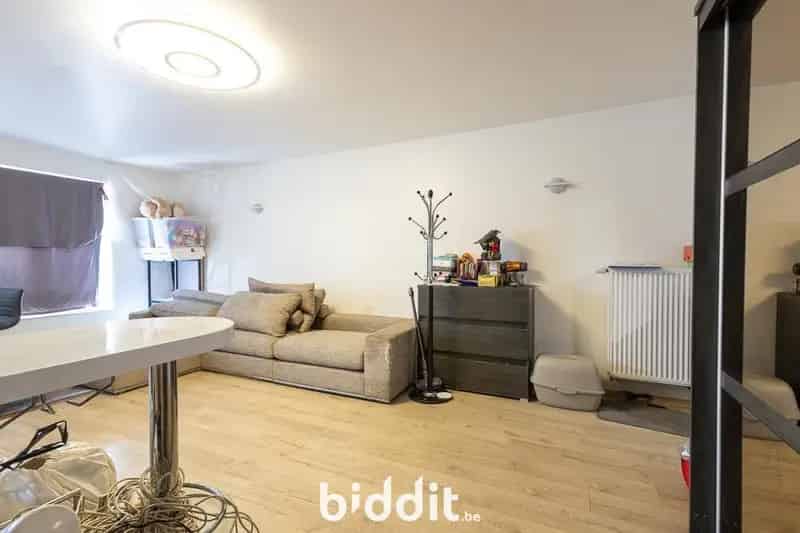 VOLLEDIG INSTAPKLAAR APPARTEMENT