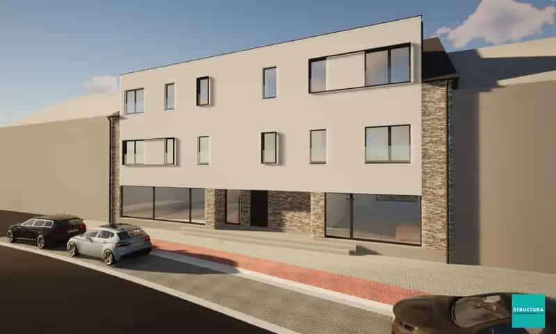 Project met mogelijkheid voor 2 commerciele handelsruimtes en 6 appartementen