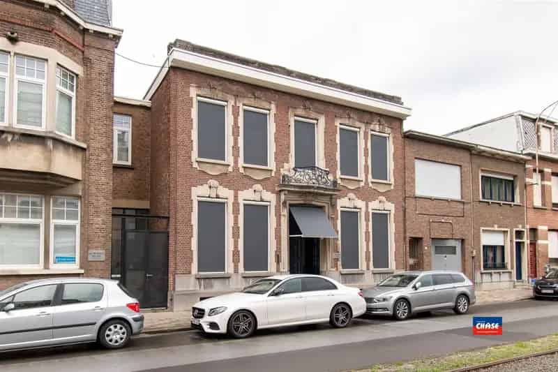 Zeer ruime woning met tal van mogelijkheden!