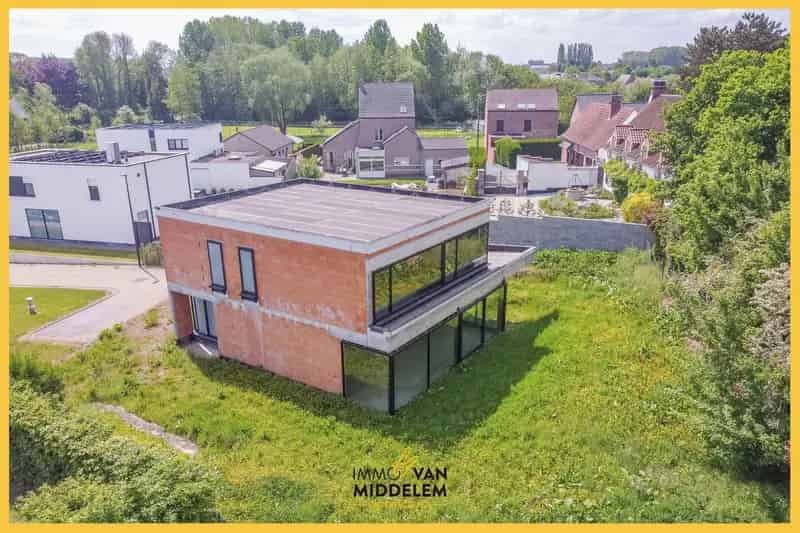 RUSTIG GELEGEN CASCOVILLA CENTRUM LENNIK, 4 KAMERS