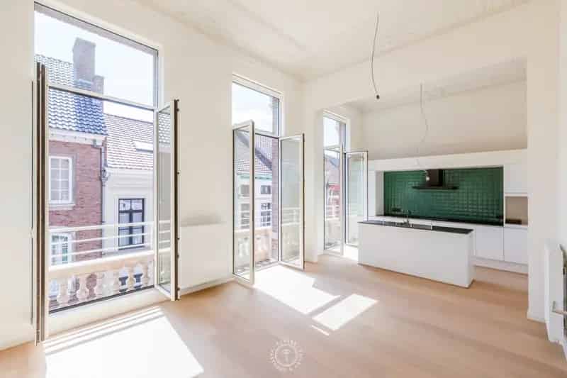 Appartement te huur: 2 slaapkamers, historisch pand