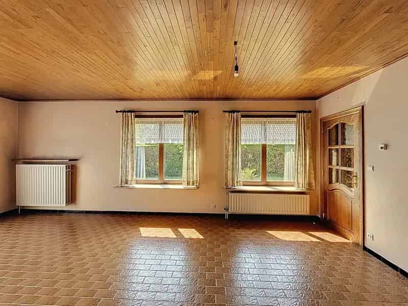 Te renoveren vrijstaande bungalow nabij de jachthaven van Nieuwpoort.