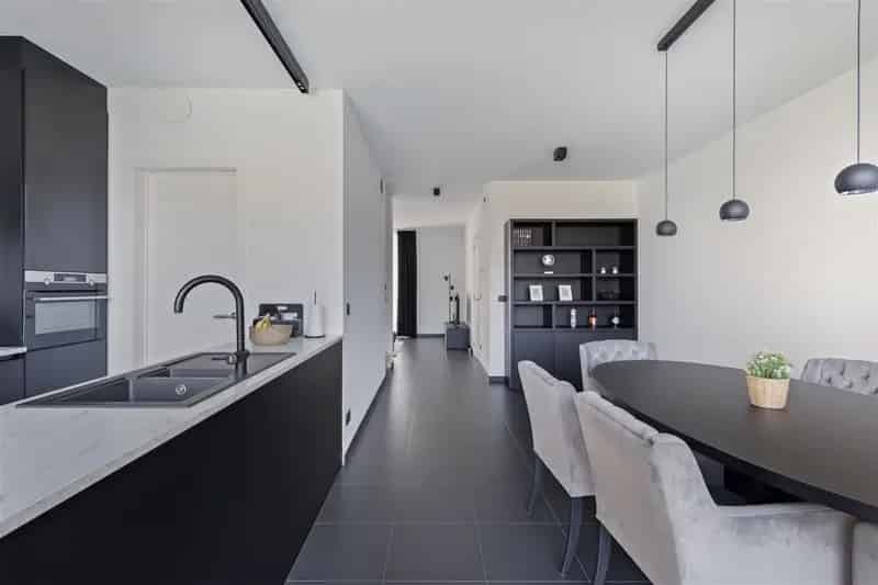 Super leuk huis met zonnige tuin, 3 slaapkamers en parking