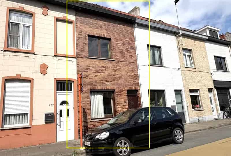 Huis te huur met grote tuin nabij school