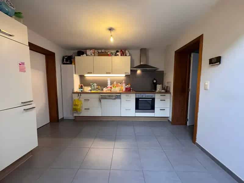 Ruime woning met tuin en magazijn/atelier