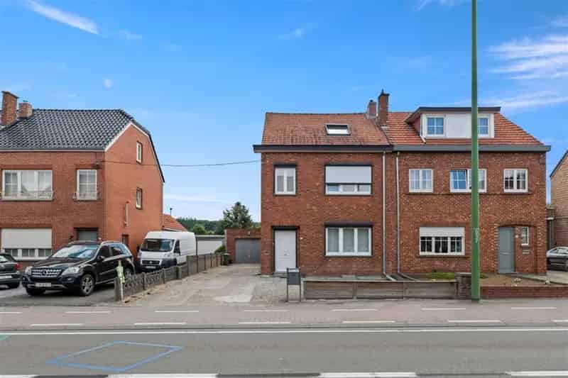 GEZELLIGE GEZINSWONING MET 3 SLKS, GARAGE EN RUIME TUIN IN SINT-TRUIDEN