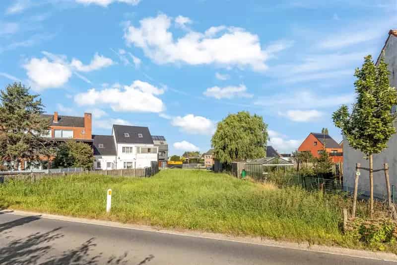 PROJECTGROND IN CENTRUM PAAL VOOR APPARTEMENTEN AAN DE VOORZIJDE EN OB WONING AAN DE ACHTERZIJDE