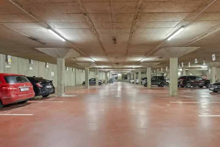 Openlucht parkeerplaats te koop in Sint-Niklaas
