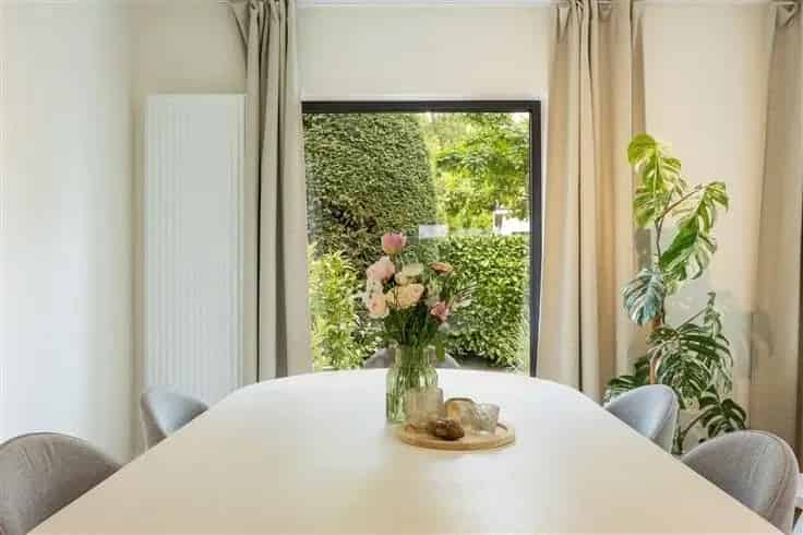 Huis Te Koop Schilde: Instapklare Gerenoveerde Woning met Tuin