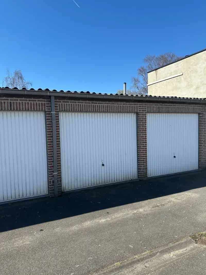 Gesloten Garagebos te huur in Kemzeke