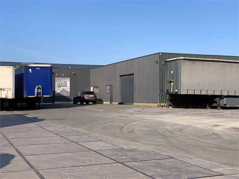 Opslagplaats van 300 m² met een goede ligging