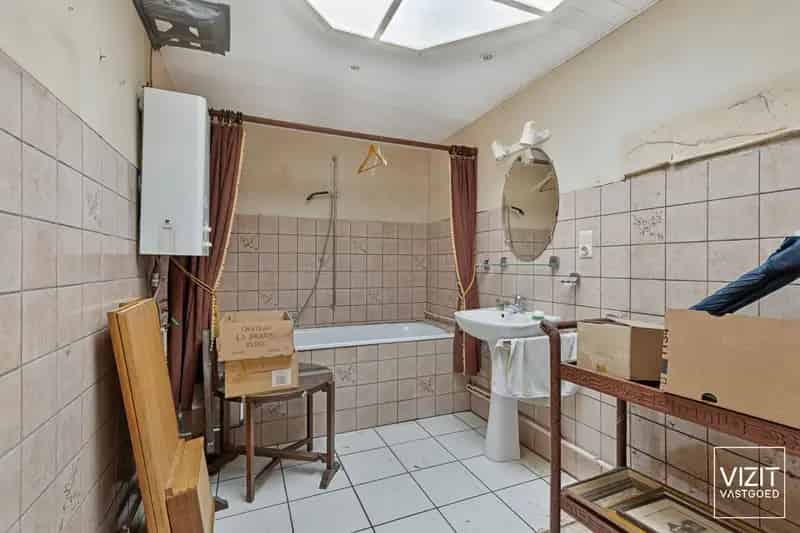 Te renoveren woning met tal van mogelijkheden