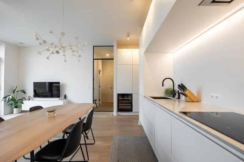 Moderne Penthouse te huur 3 slaapkamers ruim terras Zurenborg