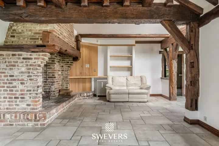 Hoeve-Villa met modern comfort en 4 slaapkamers op een zonnig perceel van 22a 61ca