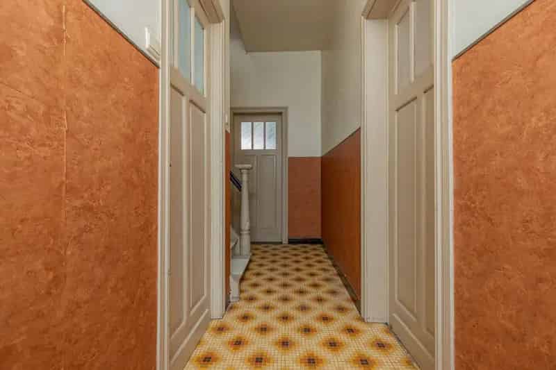 Te renoveren rijwoning