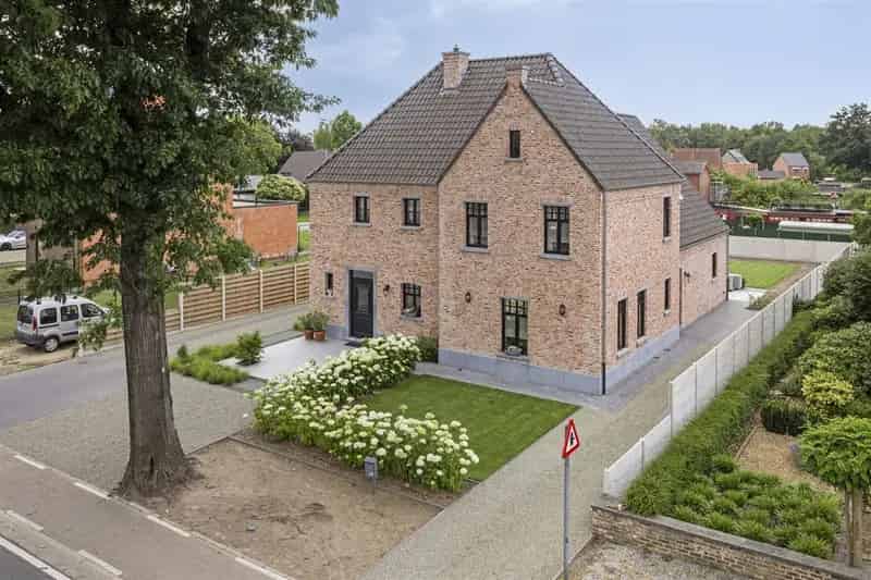 TE KOOP: Riante nieuwbouwwoning met zorgwoning te Zonhoven!