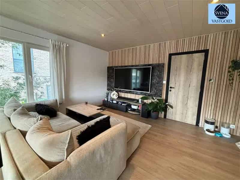 LEUKE STARTERSWONING MET 2 SLAAPKAMERS EN GARAGE