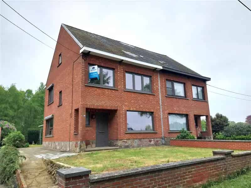 TE HUUR: gerenoveerde woning met 3 slaapkamers te Paal!