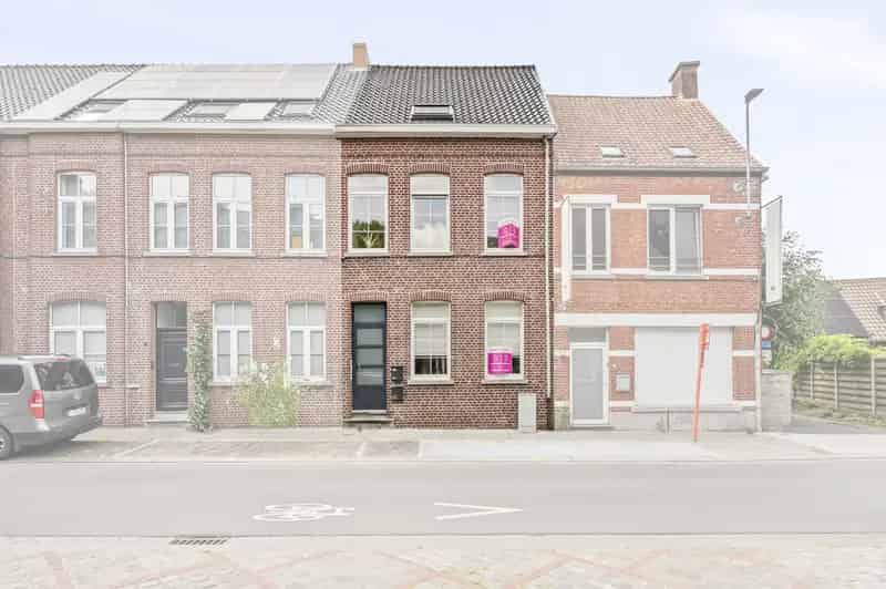 Huis te huur Rumbeke: 2 appartementen met garages en tuin