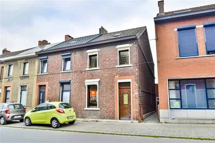 Huis Te Koop Charmante woning met tuin