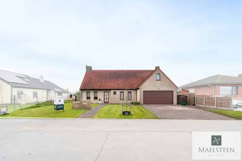 Villa op een perceel van 2416 m² in Zuienkerke