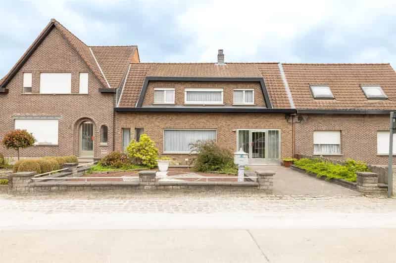 Woning met 2 slaapkamers, tuin, werkatelier en garage